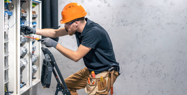Best Circuit Breaker Repair  in Hohenwald, TN